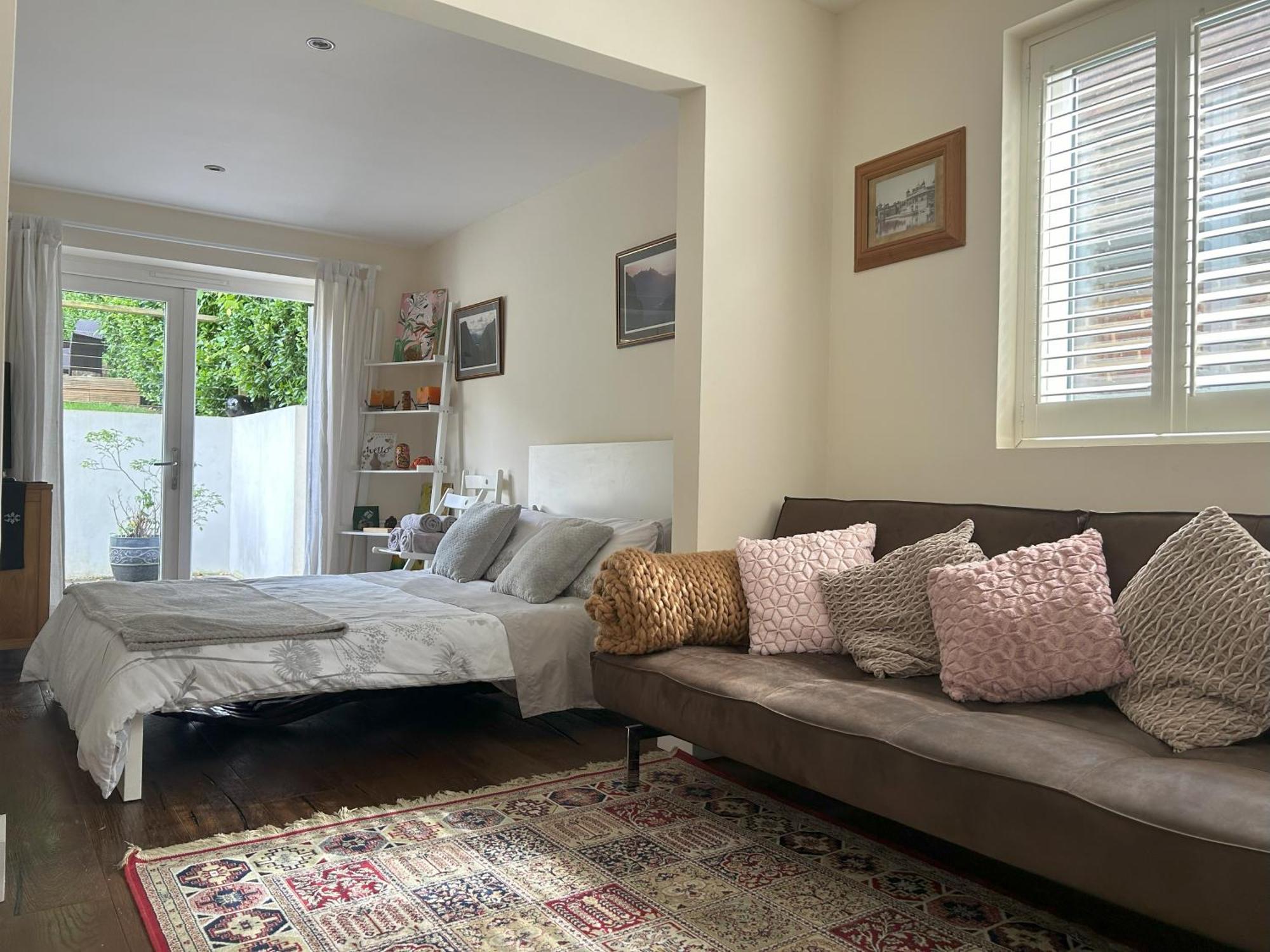 Sanctuary By The Sea With Large Room Including Lounge, Bathroom, Direct Garden Access & Free Parking Brighton ภายนอก รูปภาพ